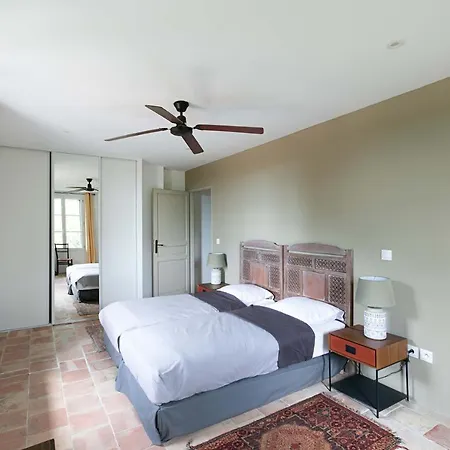 Chateau De Sau Отель *